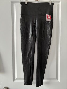 NWT Spanx Size XL Best Seller Faux Leather Leggings - Black